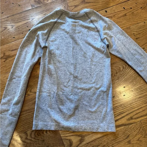 Lululemon Swiftly Tech Long Sleeve Shirt 2.0 Waist Length Size 2 - Picture 6 of 7